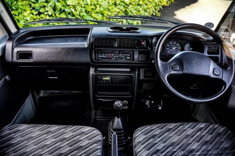 2002 Daihatsu Hijet - Thumbnail