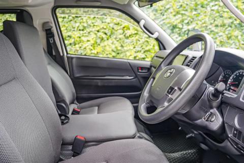2018 Toyota Hiace ZL 5 Door - Thumbnail