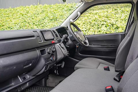 2018 Toyota Hiace ZL 5 Door - Thumbnail