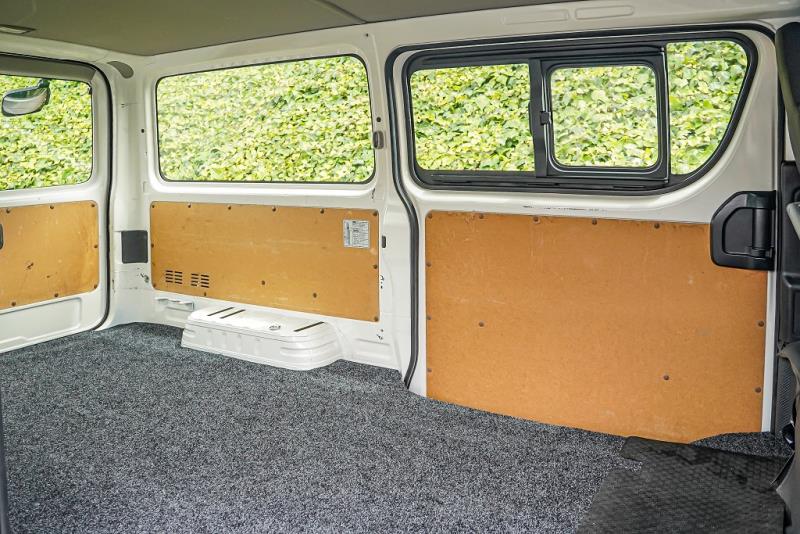 2018 Toyota Hiace ZL 5 Door
