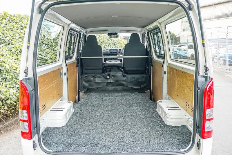 2018 Toyota Hiace ZL 5 Door