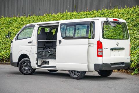2018 Toyota Hiace ZL 5 Door - Thumbnail