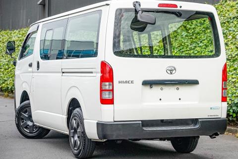 2018 Toyota Hiace ZL 5 Door - Thumbnail