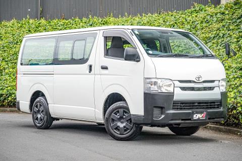 2018 Toyota Hiace ZL 5 Door - Thumbnail