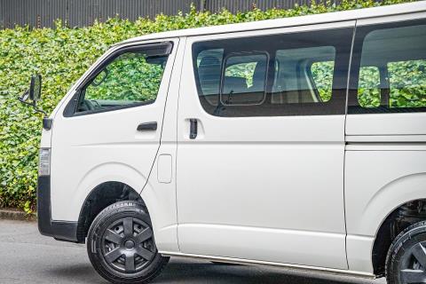 2018 Toyota Hiace ZL 5 Door - Thumbnail