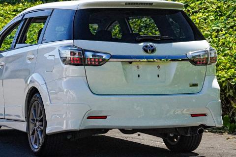2012 Toyota Wish 2.0Z - Thumbnail