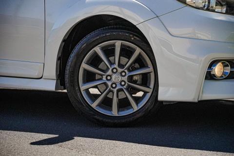 2012 Toyota Wish 2.0Z - Thumbnail