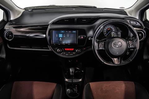 2017 Toyota Vitz Hybrid / Yaris - Thumbnail