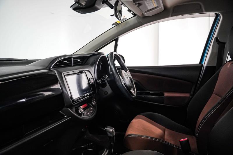 2017 Toyota Vitz Hybrid / Yaris