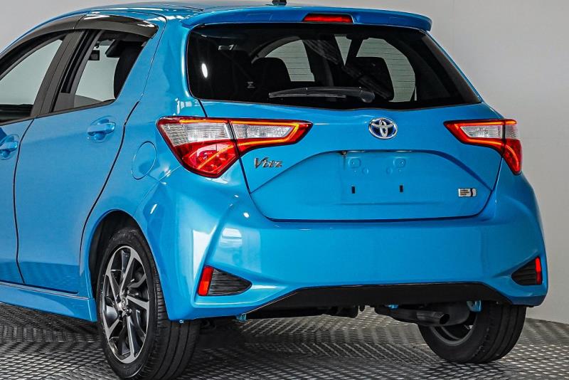 2017 Toyota Vitz Hybrid / Yaris