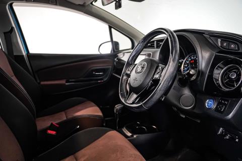 2017 Toyota Vitz Hybrid / Yaris - Thumbnail