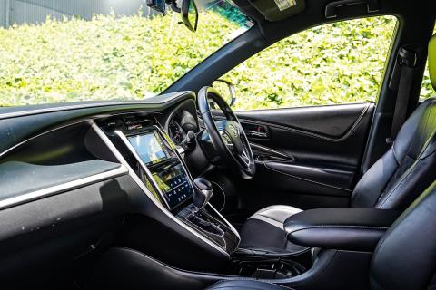 2014 Toyota Harrier New Shape - Thumbnail