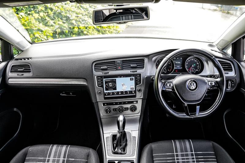 2015 Volkswagen Golf TSI Lounge Facelift