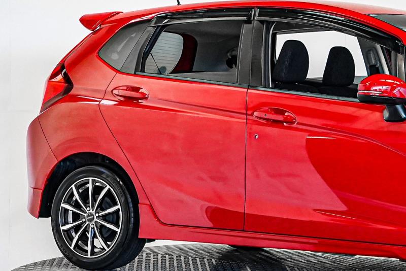 2014 Honda Fit 13S / Jazz Sport
