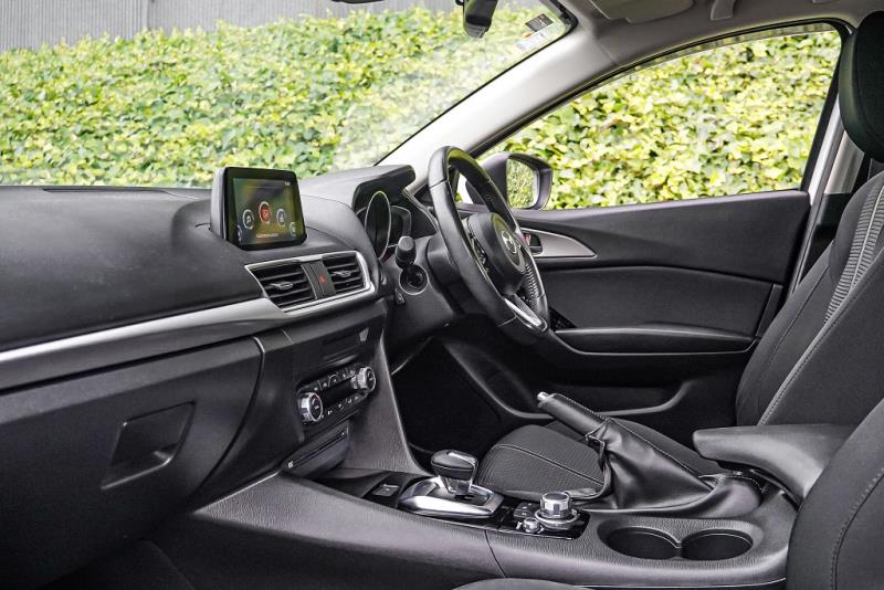 2017 Mazda Axela Hybrid