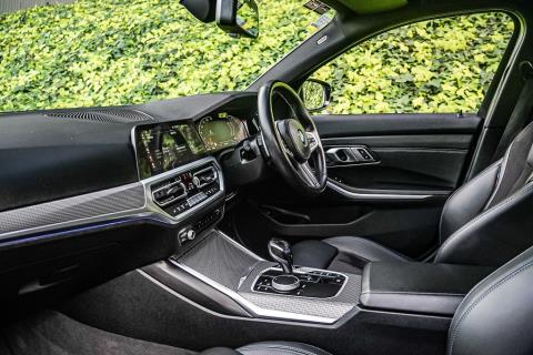 2021 BMW 320i M Sport Touring - Thumbnail