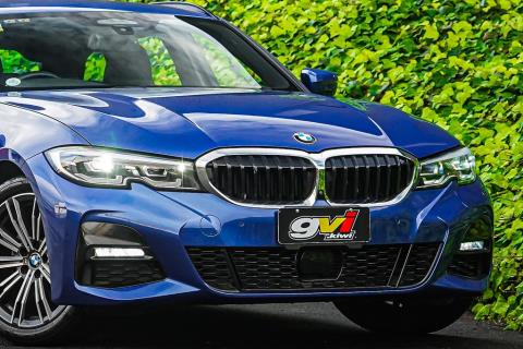 2021 BMW 320i M Sport Touring - Thumbnail