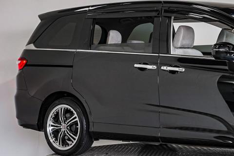 2016 Honda Odyssey G - Thumbnail