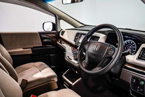 2016 Honda Odyssey G - Thumbnail