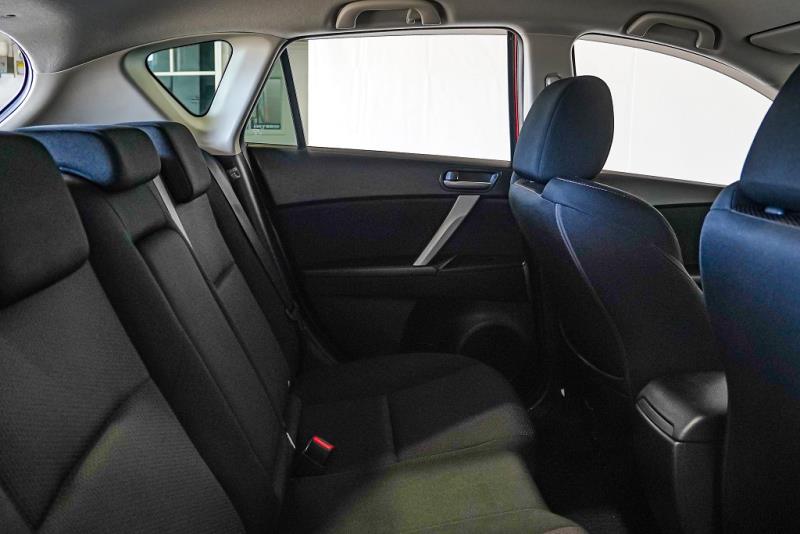 2013 Mazda Axela 20S / 3 Sport