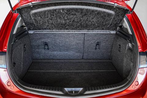2013 Mazda Axela 20S / 3 Sport - Thumbnail
