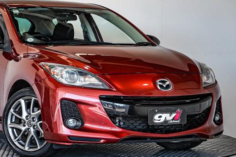 2013 Mazda Axela 20S / 3 Sport - Thumbnail