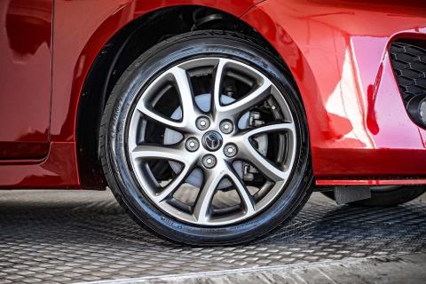 2013 Mazda Axela 20S / 3 Sport - Thumbnail