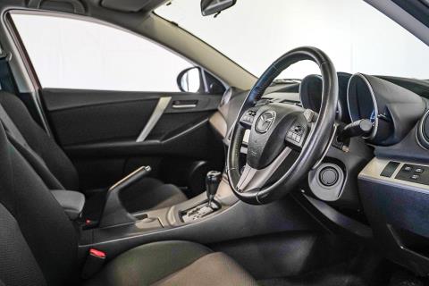 2013 Mazda Axela 20S / 3 Sport - Thumbnail