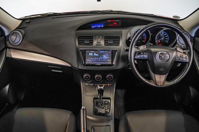 2013 Mazda Axela 20S / 3 Sport