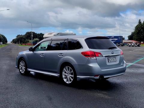 2012 Subaru Legacy 2.5i Wagon - Thumbnail