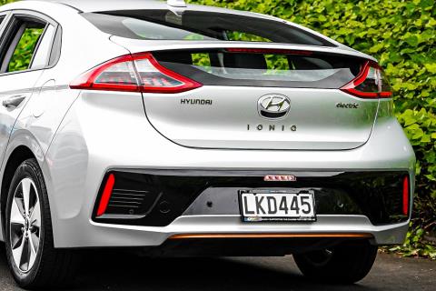 2018 Hyundai Ioniq EV 88kW - Thumbnail