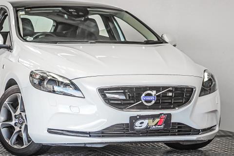 2015 Volvo V40 Ocean Race Edition - Thumbnail