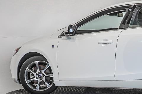 2015 Volvo V40 Ocean Race Edition - Thumbnail