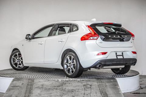 2015 Volvo V40 Ocean Race Edition - Thumbnail