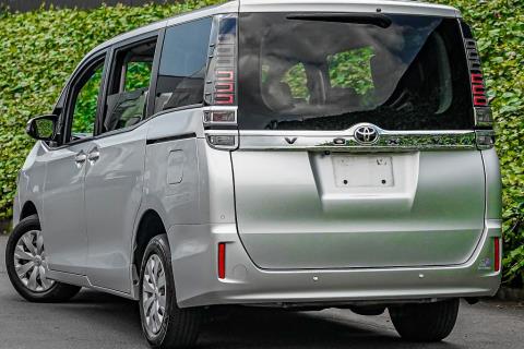 2019 Toyota Voxy X 4WD / Noah - Thumbnail