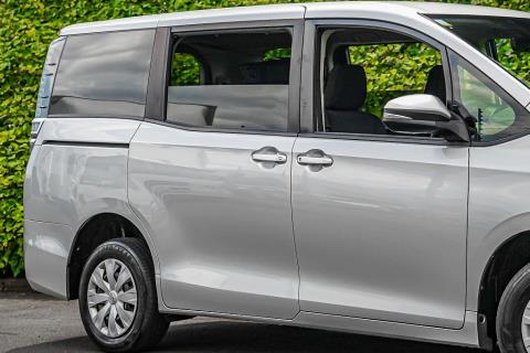 2019 Toyota Voxy X 4WD / Noah - Thumbnail