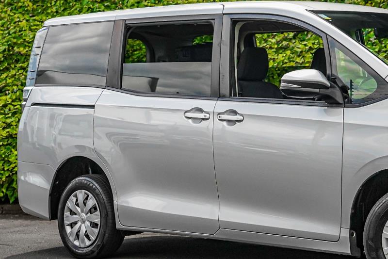 2019 Toyota Voxy X 4WD / Noah