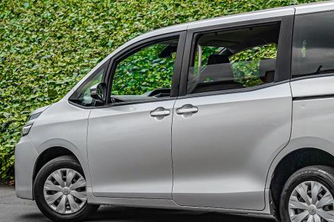 2019 Toyota Voxy X 4WD / Noah - Thumbnail