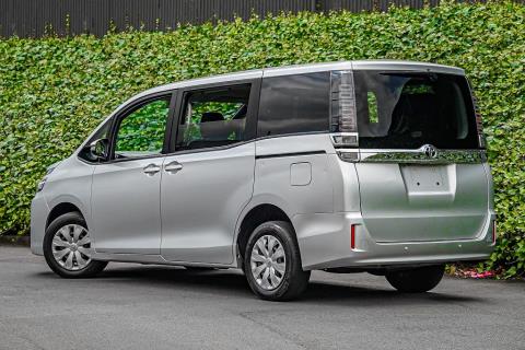 2019 Toyota Voxy X 4WD / Noah - Thumbnail
