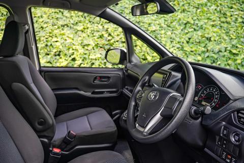 2019 Toyota Voxy X 4WD / Noah - Thumbnail