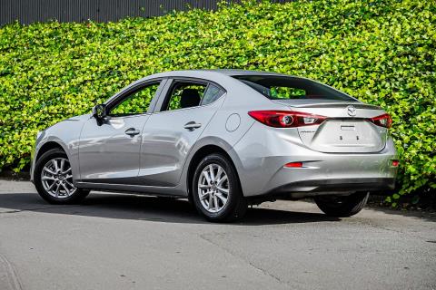 2015 Mazda Axela Hybrid / 3 Sport - Thumbnail