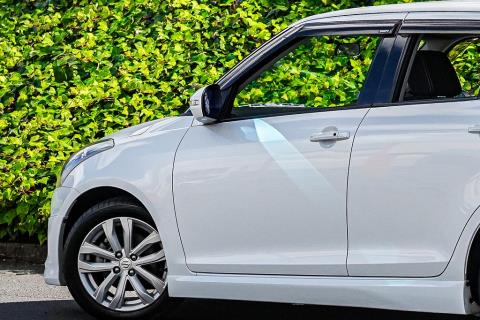 2014 Suzuki Swift RS - Thumbnail