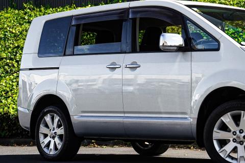 2012 Mitsubishi Delica D:5 Chamonix - Thumbnail
