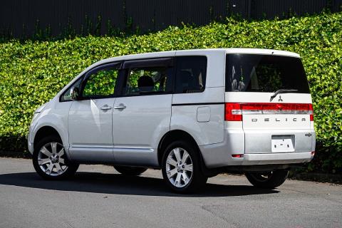 2012 Mitsubishi Delica D:5 Chamonix - Thumbnail