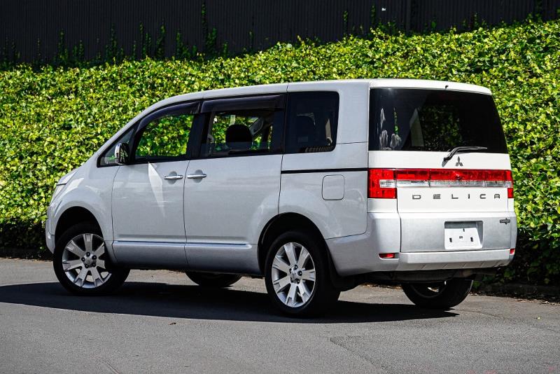 2012 Mitsubishi Delica D:5 Chamonix