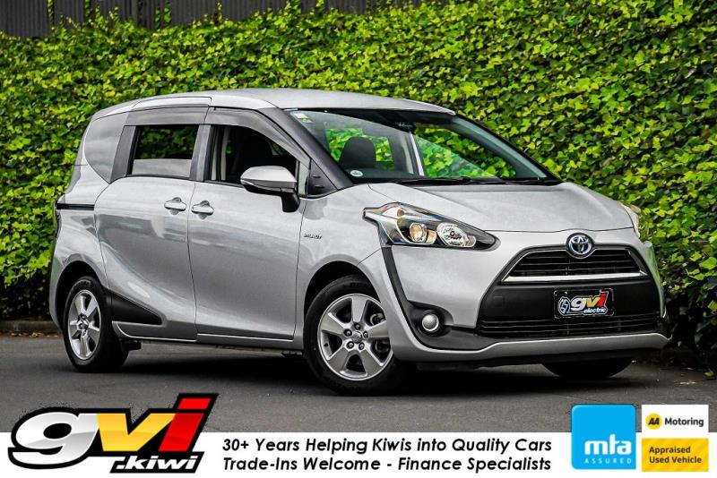 2015 Toyota Sienta Hybrid 7 Seater