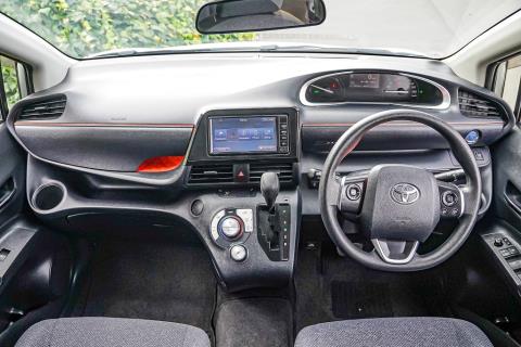 2015 Toyota Sienta Hybrid 7 Seater - Thumbnail