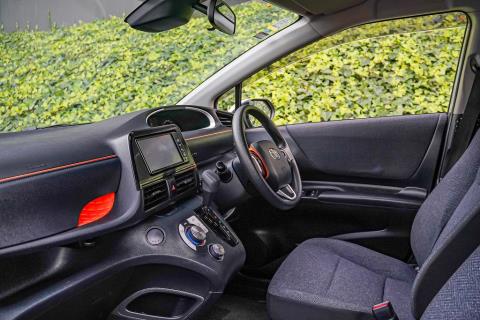 2015 Toyota Sienta Hybrid 7 Seater - Thumbnail