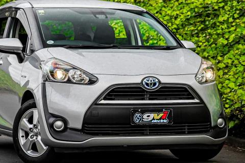 2015 Toyota Sienta Hybrid 7 Seater - Thumbnail