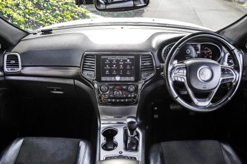 2020 Jeep Grand Cherokee Altitude - Thumbnail